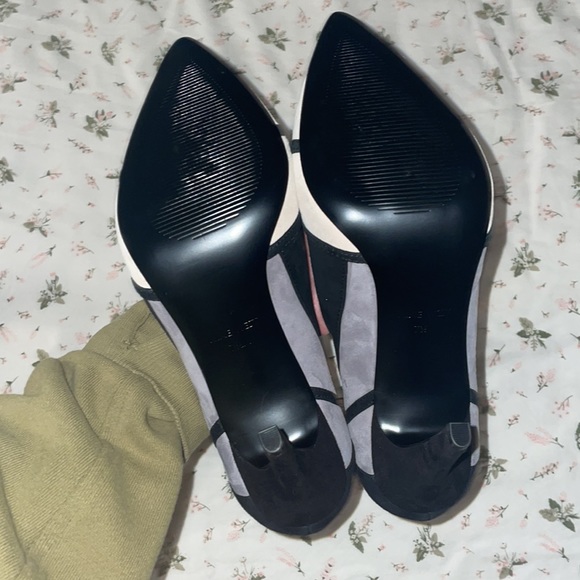 Nine West Pointed Toe Heels - Picture 4 of 5